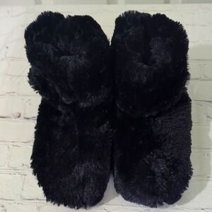 NWOT DearForm Women's Black Fuzzy Fur Slippers 7/8
